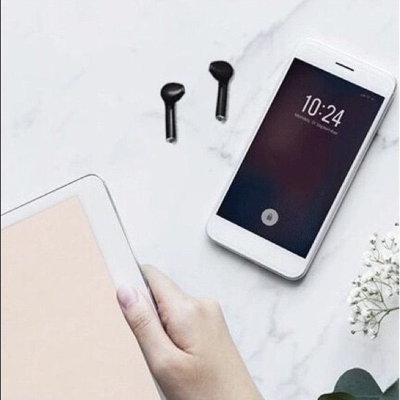 His&Hers In-Earphones NEW - Picture 6 of 8